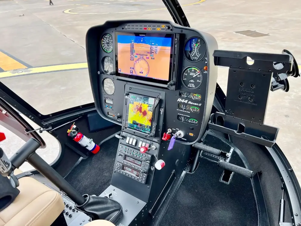 7491/robinson-r44-raven-ii-2023-flightmarket-id-7491-53583.webp