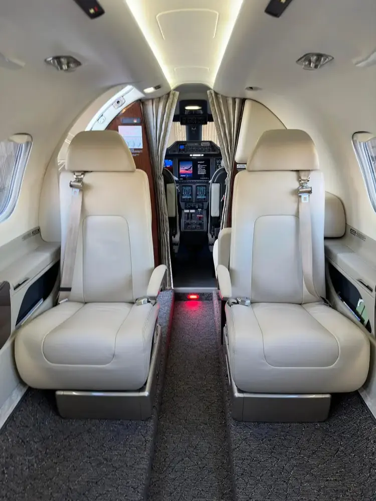 7367/embraer-phenom-100e-2019-flightmarket-id-7367-28102.webp