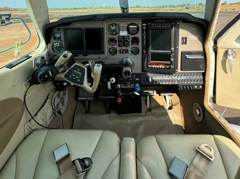 7381/beechcraft-bonanza-a36-1973-flightmarket-id-7381-34561.webp