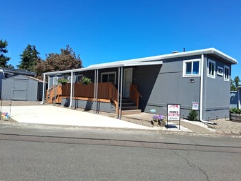 Thumbnail of mobile home