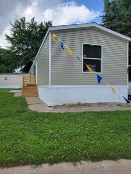 Thumbnail of mobile home