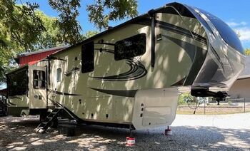 Thumbnail of RV