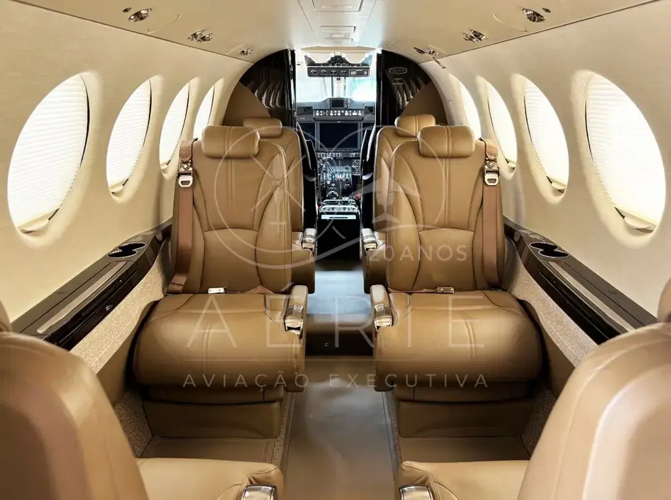 7374/beechcraft-king-air-260-2023-flightmarket-id-7374-16532.webp
