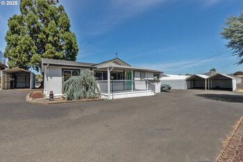 Thumbnail of mobile home