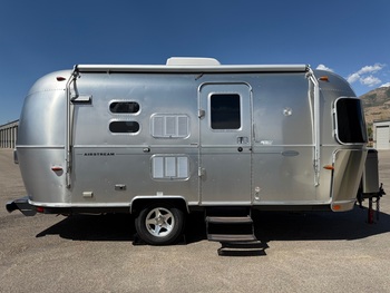 Thumbnail of RV