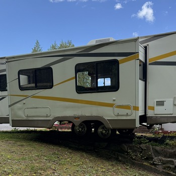 Thumbnail of RV