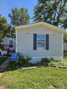 Photo of For Sale: 4-bedroom, 2-bathroom |  Mediapolis 41