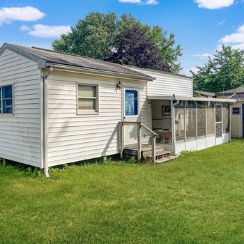 Thumbnail of mobile home