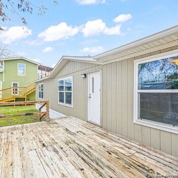 Thumbnail of mobile home