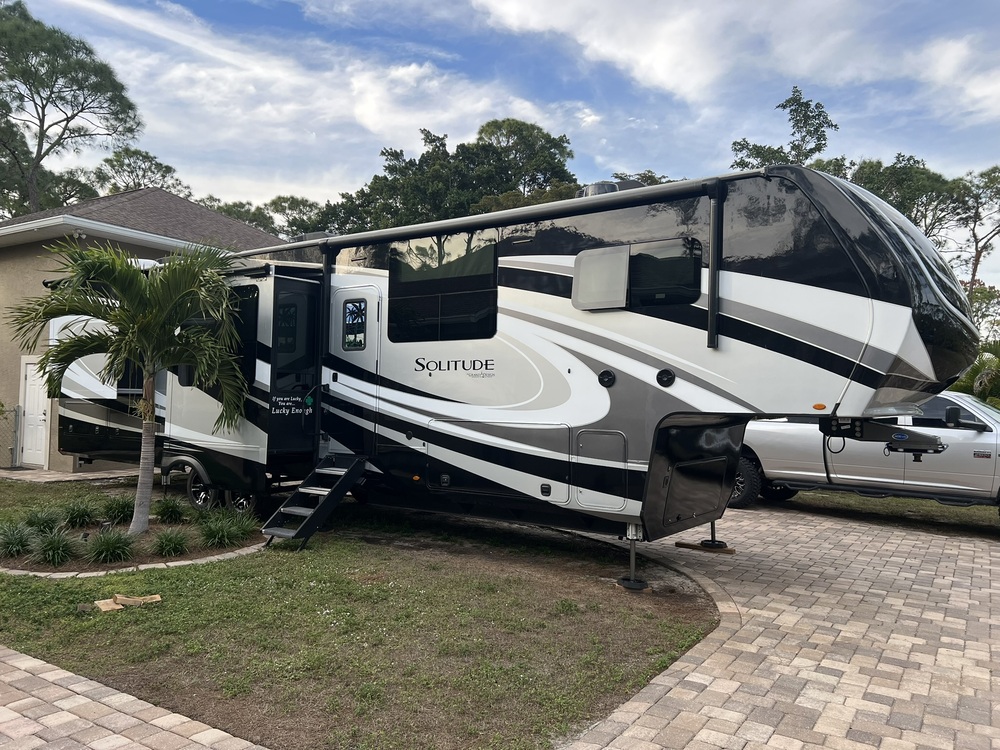 Photo of Rv