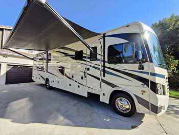 Thumbnail of RV