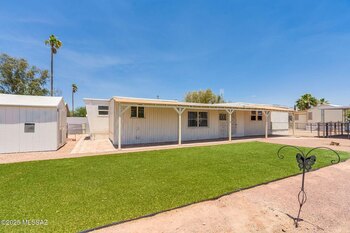 Thumbnail of mobile home