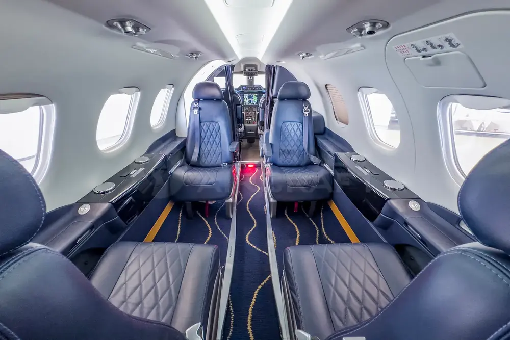 7186/embraer-phenom-100-2013-flightmarket-id-7186-27285.webp