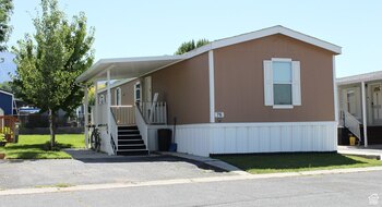 Thumbnail of mobile home