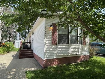 Thumbnail of mobile home