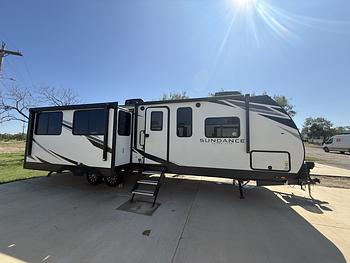 Thumbnail of RV