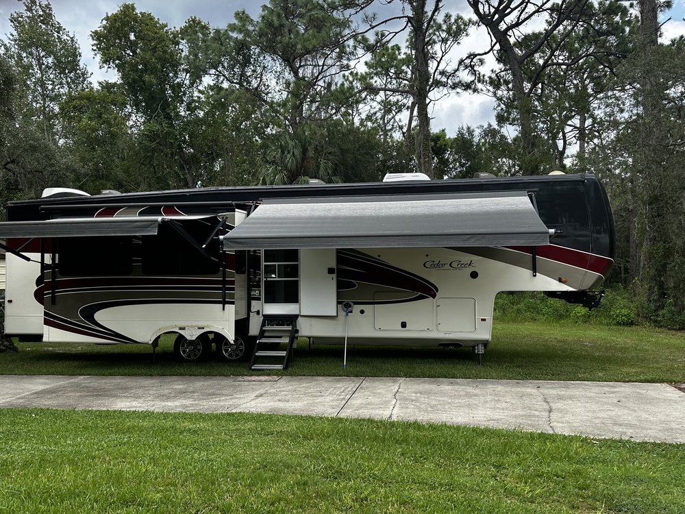 Photo of Rv