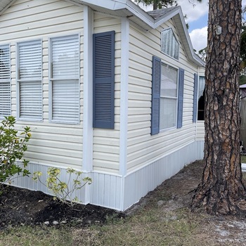 Thumbnail of mobile home