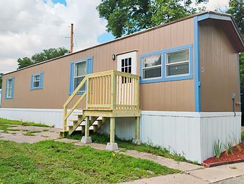 Photo of For Rent: 2-bedroom, 1-bathroom |  Lawrence 41
