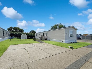 Thumbnail of mobile home