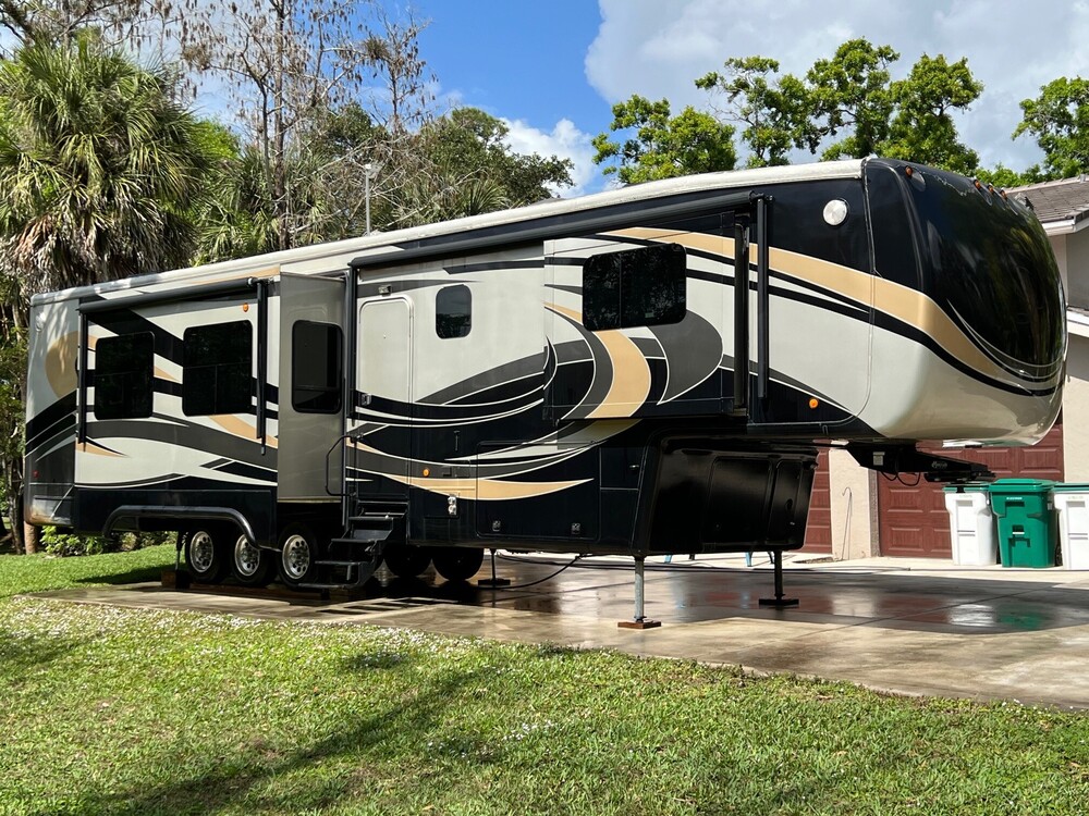 Photo of Rv