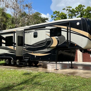Thumbnail of RV