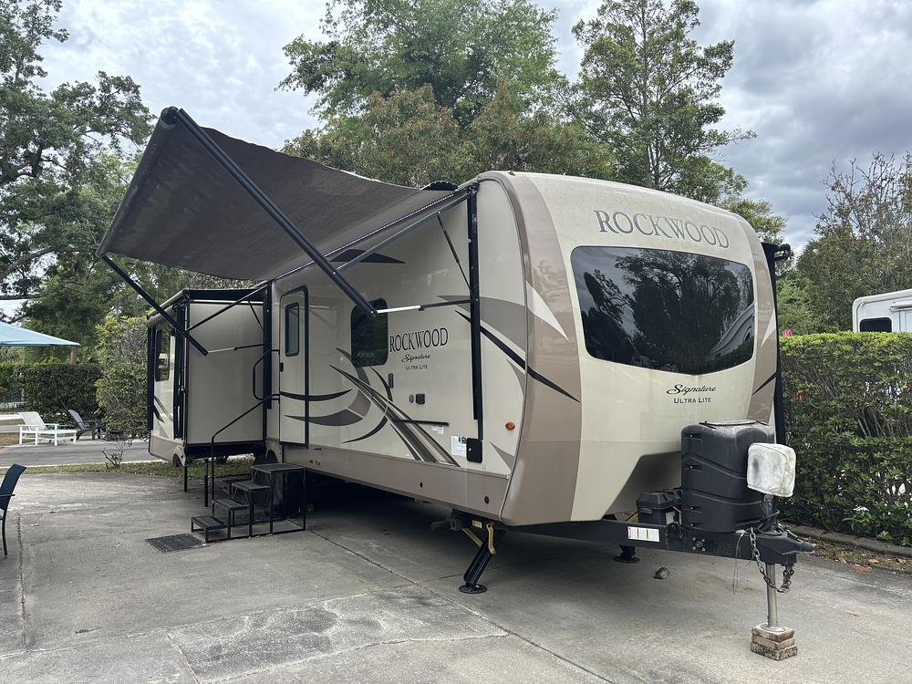 Photo of Rv