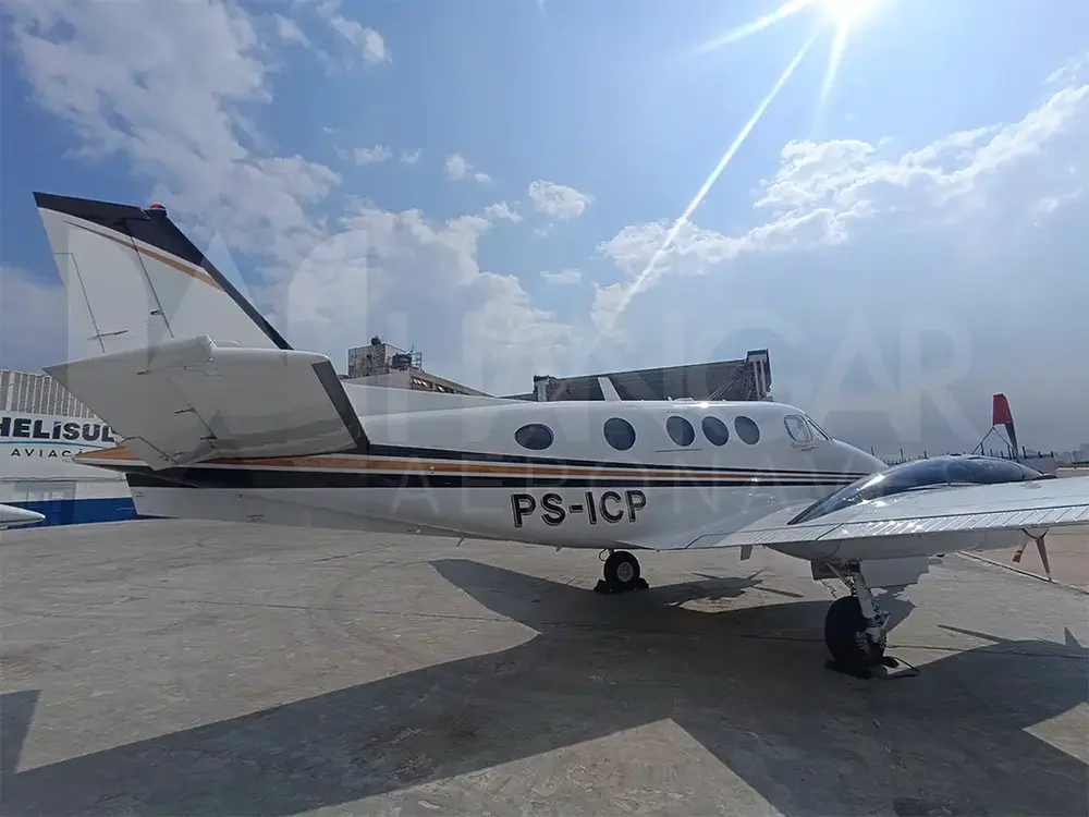 7111/beechcraft-king-air-c90gti-2011-flightmarket-id-7111-47113.webp