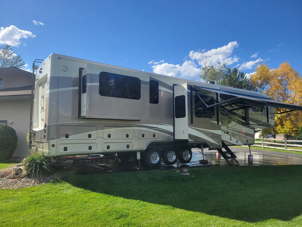 Photo of Rv