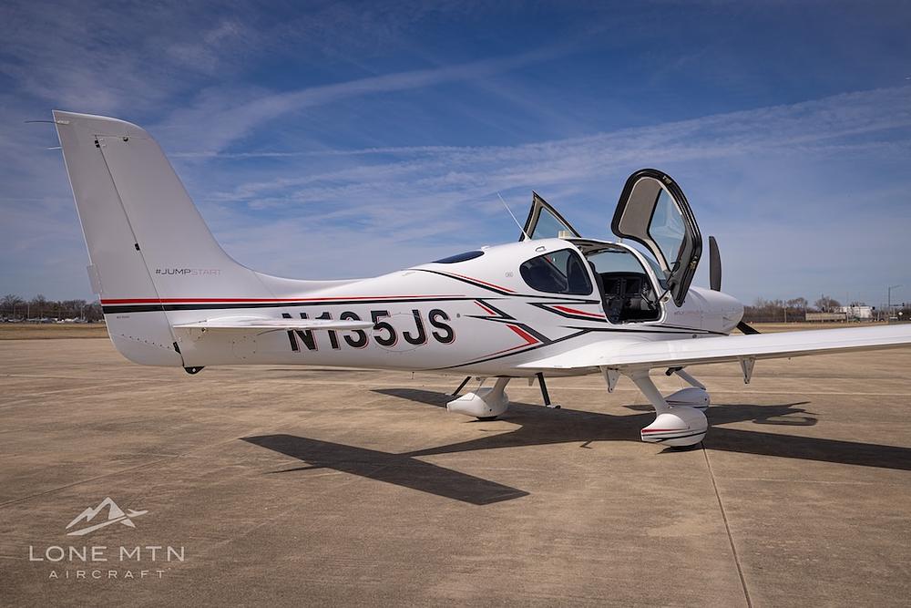 N135JS-08.jpg