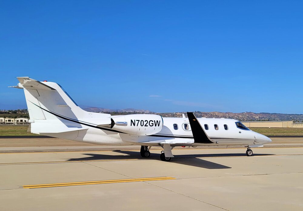 N702GW-EXTERIOR.jpg