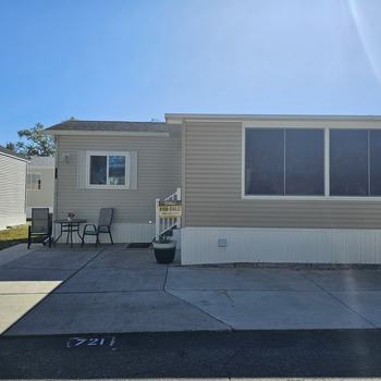 Thumbnail of mobile home