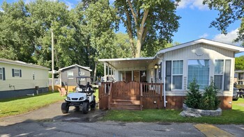 Thumbnail of mobile home