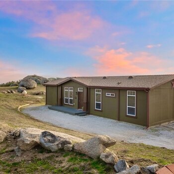 Thumbnail of mobile home