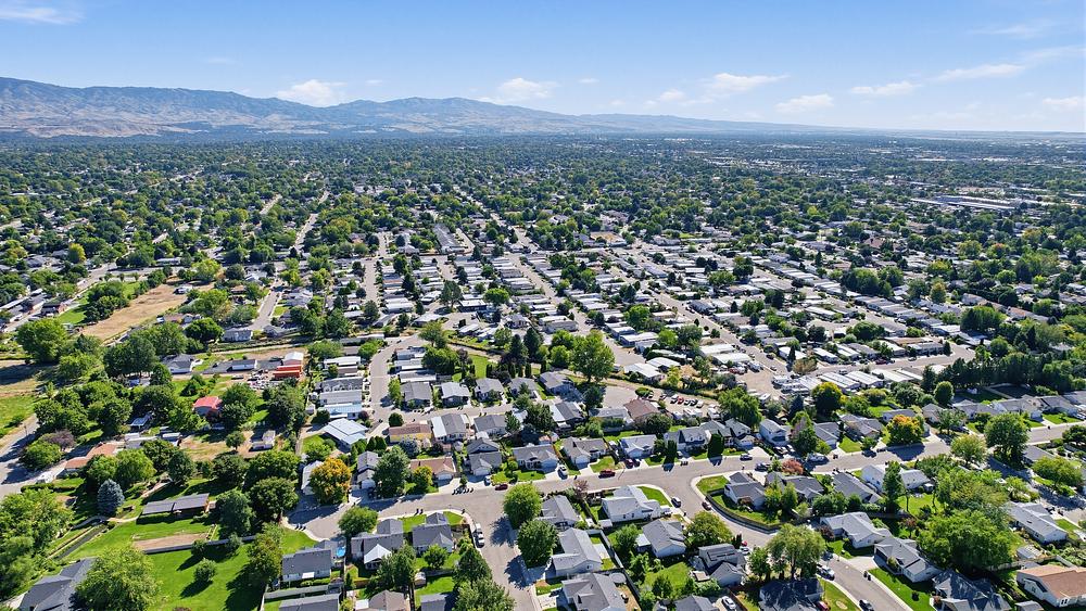 05 10647 W Macaw Ln Exterior 0126