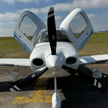 7428/cirrus-sr22-g2-2005-flightmarket-id-7428-04370.webp