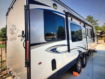 Thumbnail of RV