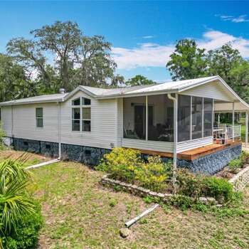 Thumbnail of mobile home