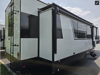 Thumbnail of RV
