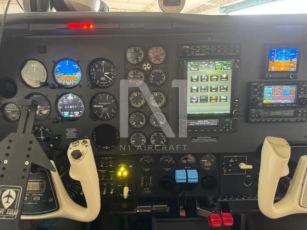7702/beechcraft-baron-58-2003-flightmarket-id-7702-55583.webp