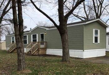 Thumbnail of mobile home