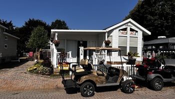 Thumbnail of mobile home