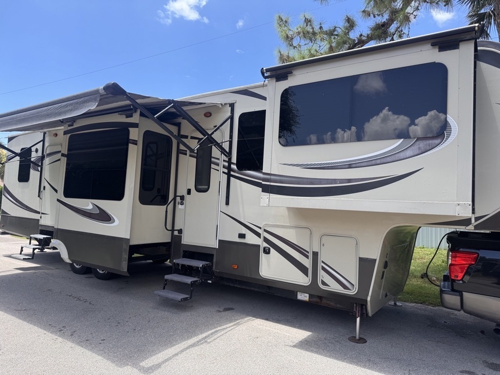 Photo of Rv
