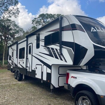 Thumbnail of RV
