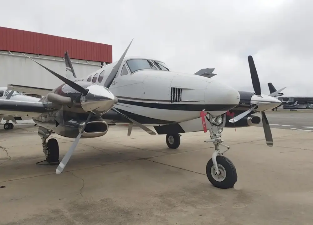 7295/beechcraft-king-air-c90gtx-2011-flightmarket-id-7295-52361.webp