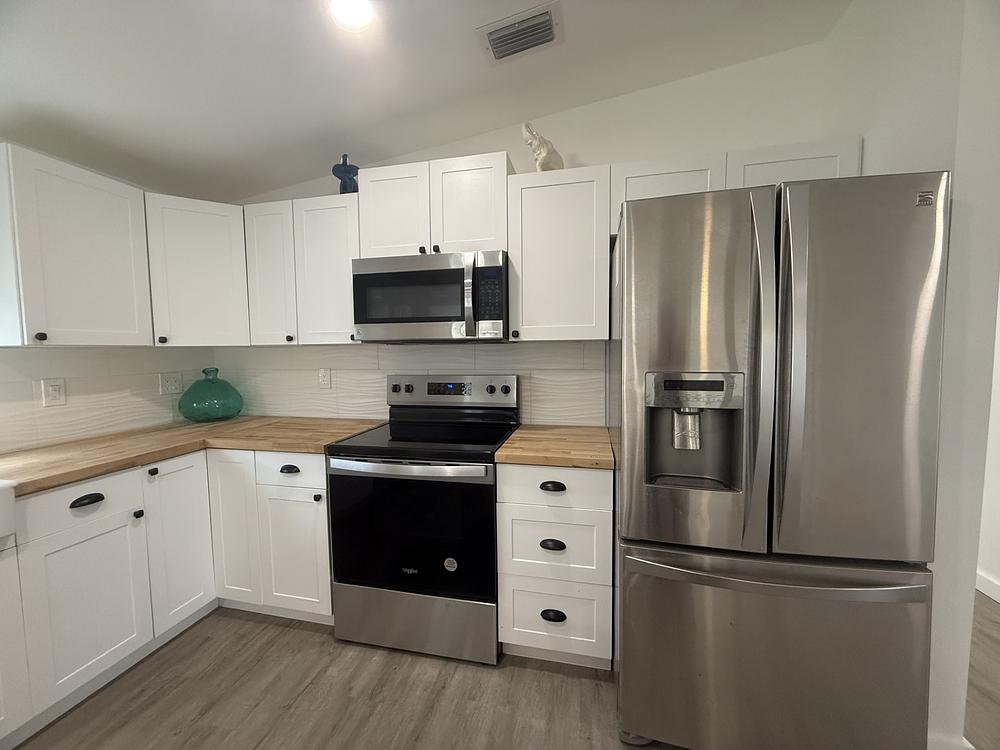 Camelot Lakes Village