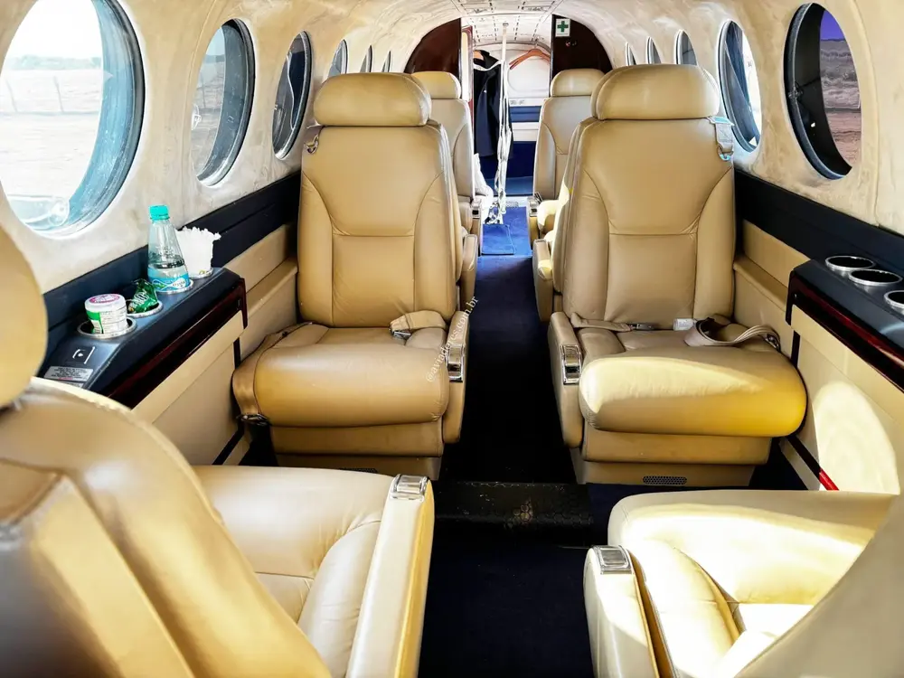 7263/beechcraft-king-air-350-2008-flightmarket-id-7263-44246.webp