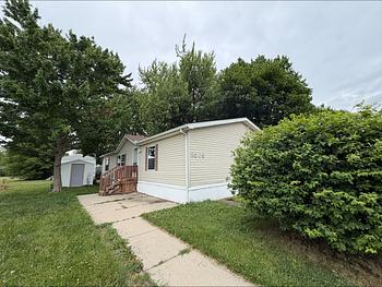 Thumbnail of mobile home