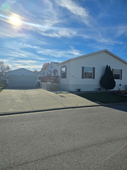 Thumbnail of mobile home