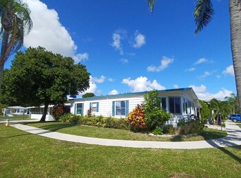 Thumbnail of mobile home